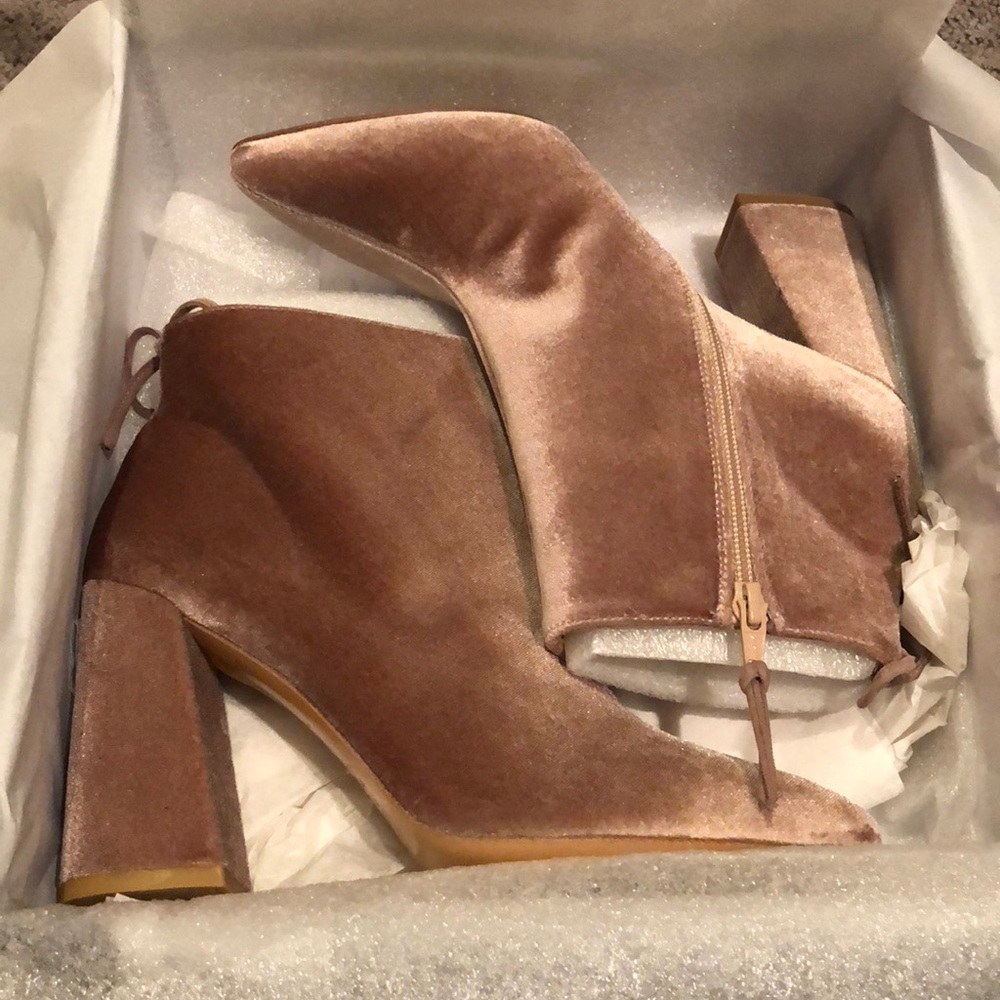 💫 HP💫Stuart Weitzman velvet block heel booties - Picture 7 of 8
